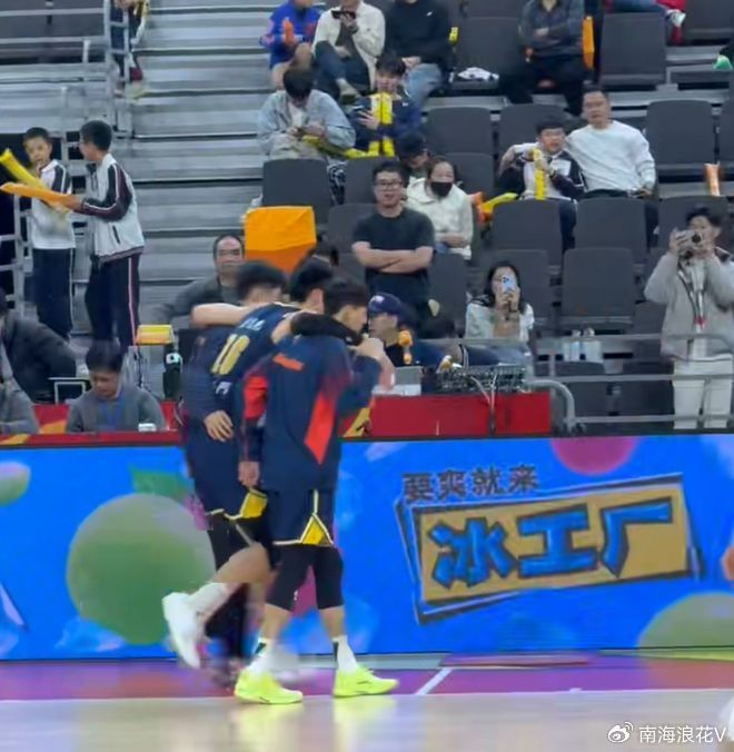 必一体育平台-突发！广东队2米11中锋，意外受到重伤，被队友搀扶下场,令人担忧|焦泊乔|天津队|潜力赛|广东男篮|比赛_新浪体育_新浪新闻