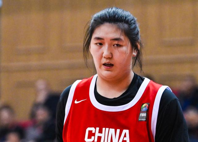 必一运动-女篮热身赛大胜！2米26张子宇砍11+9，王思雨亮相